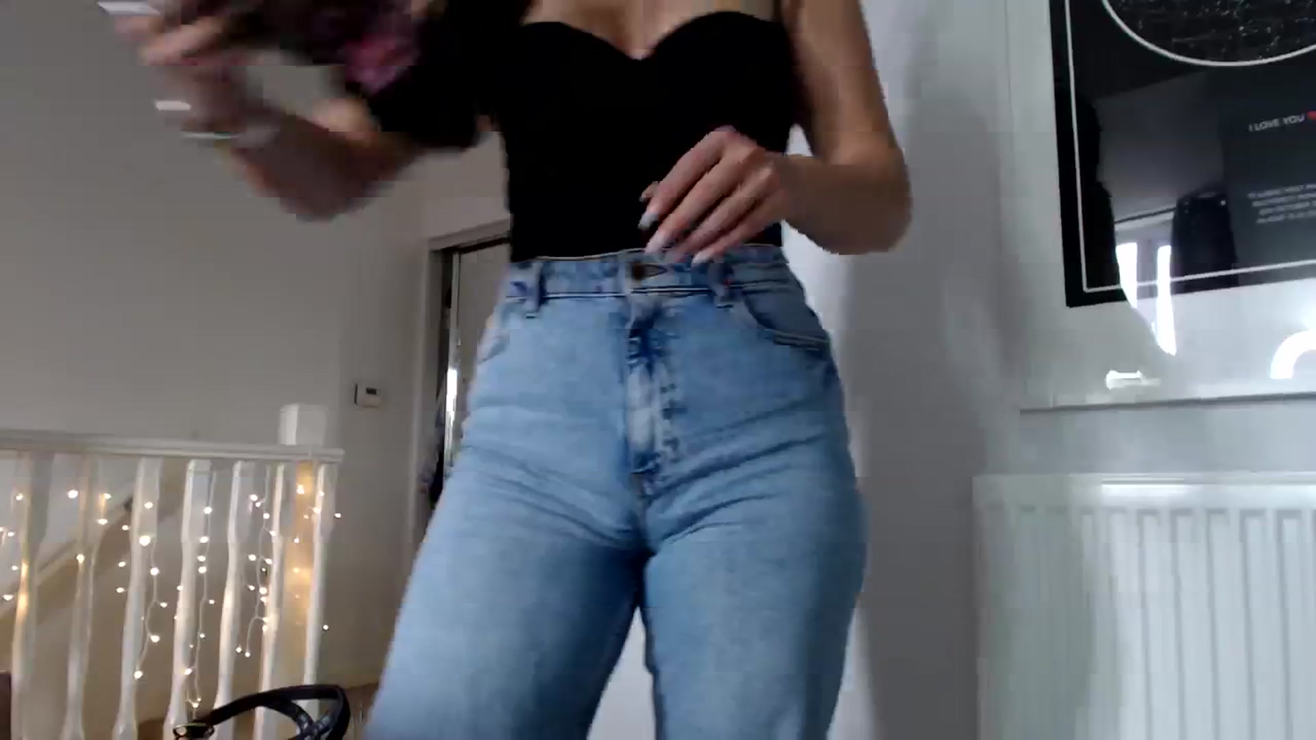 Gallery image thumbnail from LeaIson's myfreecams stream on, 03/22/2024, 11:24 image 11 of 20