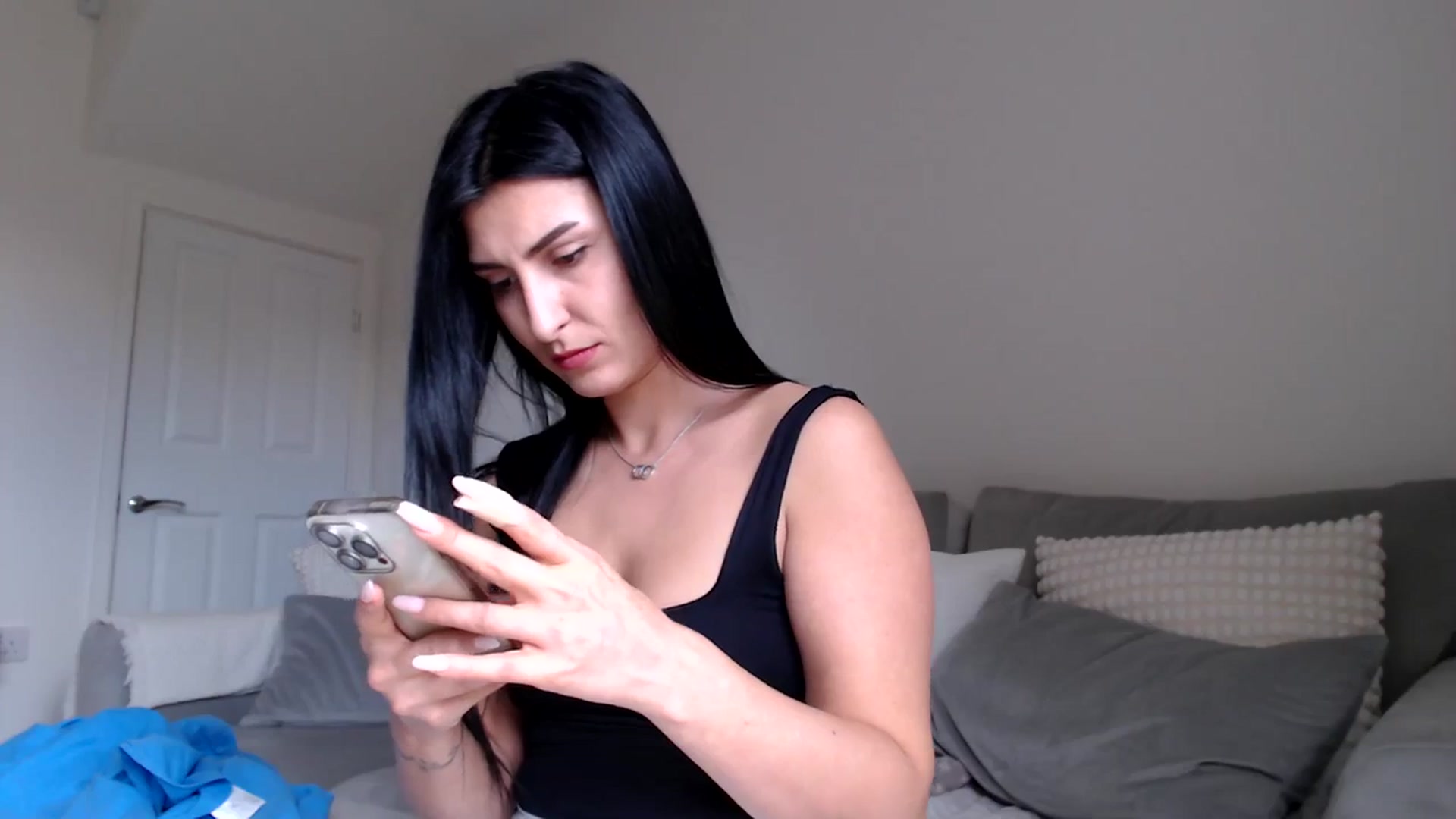Gallery image thumbnail from LeaIson's myfreecams stream on, 03/27/2024, 12:07 image 16 of 20