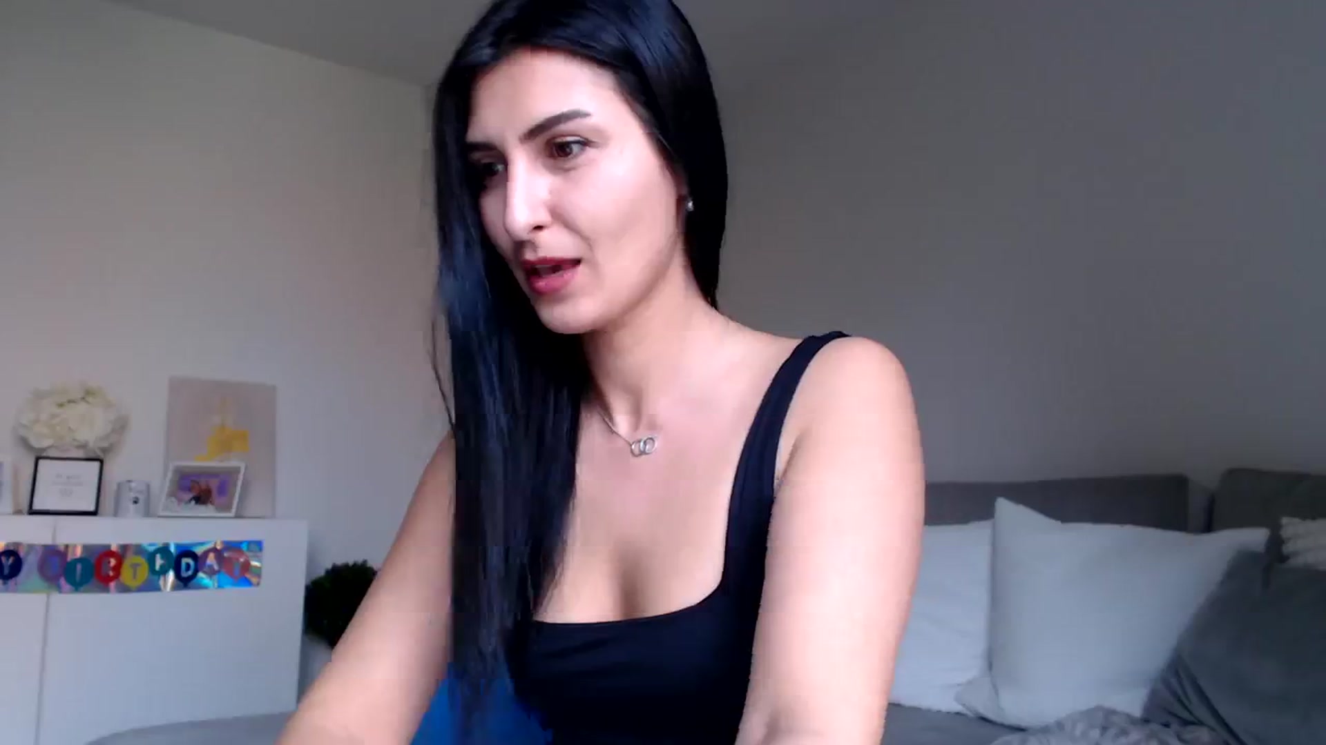 Gallery image thumbnail from LeaIson's myfreecams stream on, 03/27/2024, 12:07 image 7 of 20