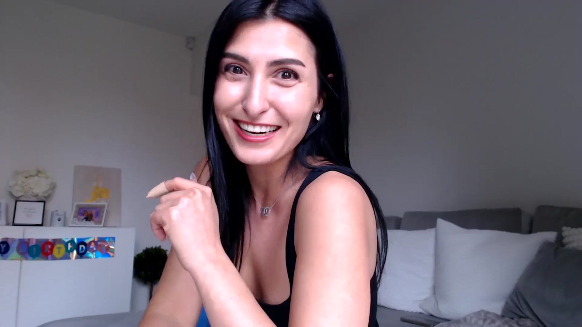 Gallery image thumbnail from LeaIson's myfreecams stream on, 03/27/2024, 12:07 image 6 of 20