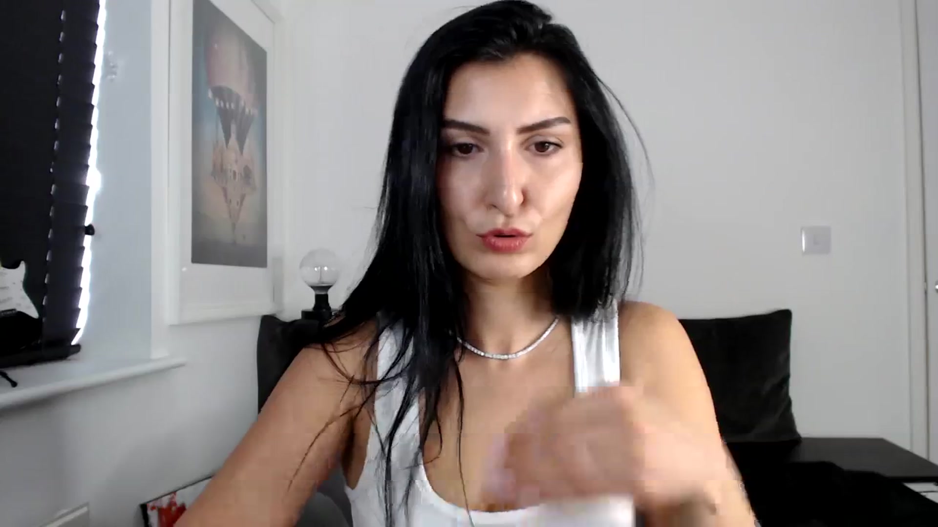 Gallery image thumbnail from LeaIson's myfreecams stream on, 04/04/2024, 09:19 image 11 of 20