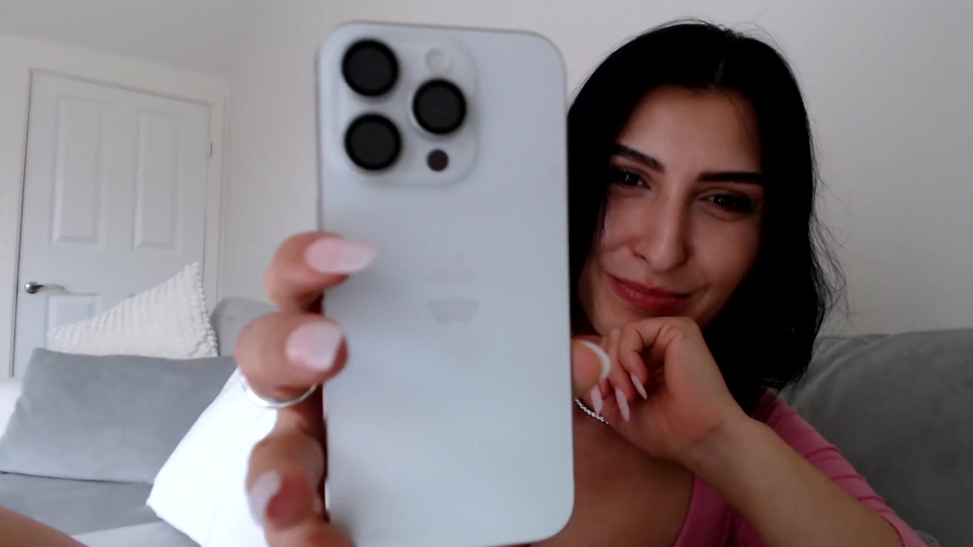 Gallery image thumbnail from LeaIson's myfreecams stream on, 04/04/2024, 14:13 image 1 of 20