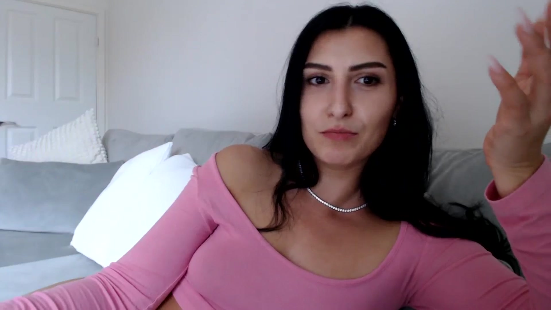 Gallery image thumbnail from LeaIson's myfreecams stream on, 04/04/2024, 14:13 image 16 of 20