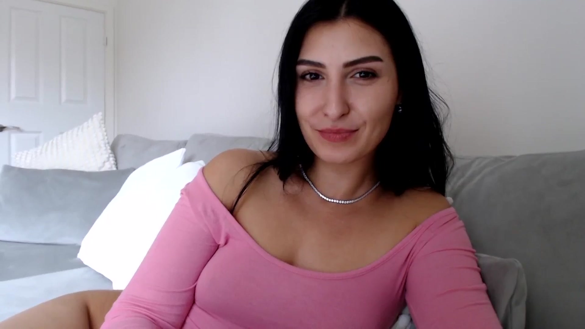 Gallery image thumbnail from LeaIson's myfreecams stream on, 04/04/2024, 14:13 image 8 of 20
