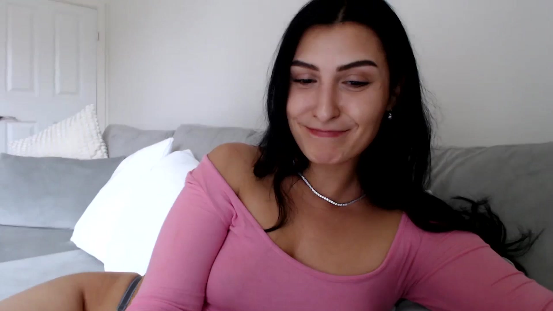 Gallery image thumbnail from LeaIson's myfreecams stream on, 04/04/2024, 14:13 image 14 of 20