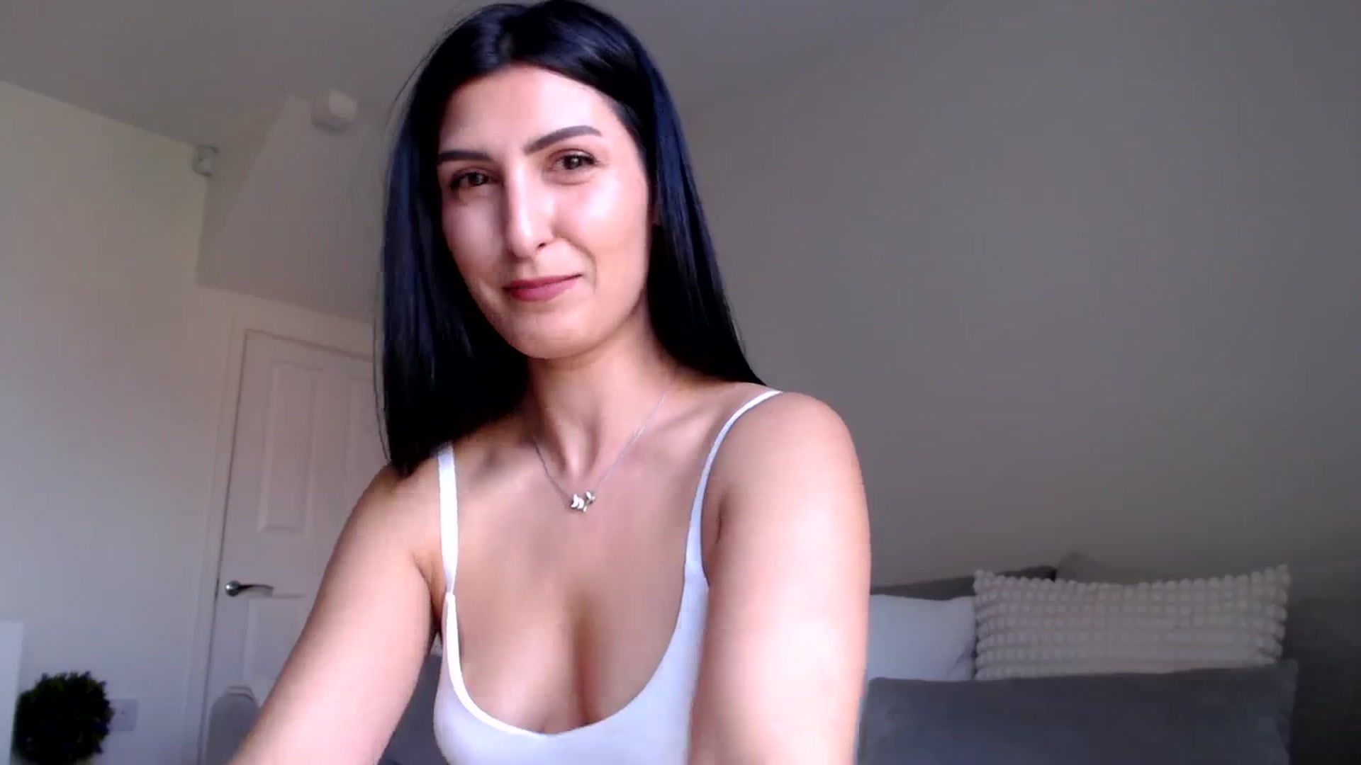 Gallery image thumbnail from LeaIson's myfreecams stream on, 04/15/2024, 11:03 image 15 of 20