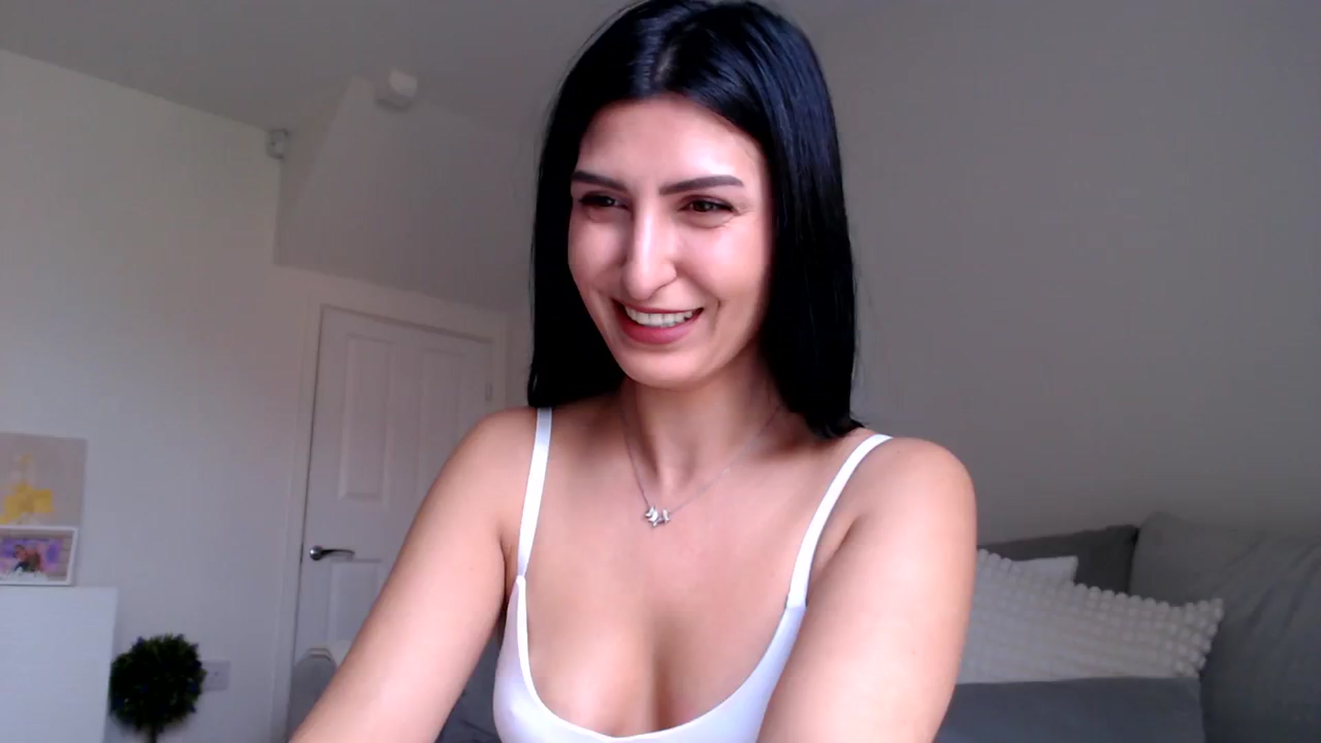 Gallery image thumbnail from LeaIson's myfreecams stream on, 04/15/2024, 11:03 image 6 of 20