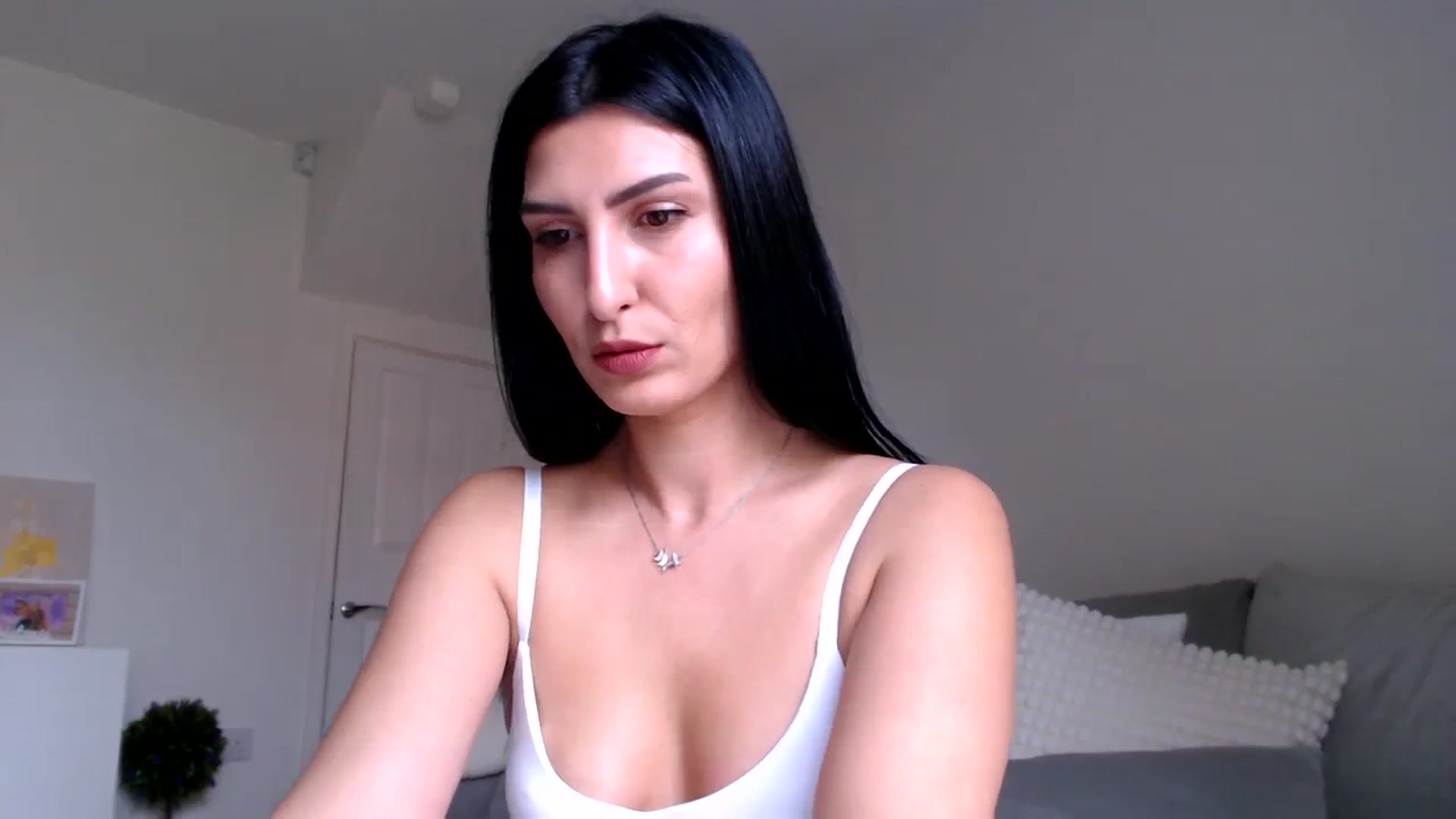 Gallery image thumbnail from LeaIson's myfreecams stream on, 04/15/2024, 11:03 image 7 of 20