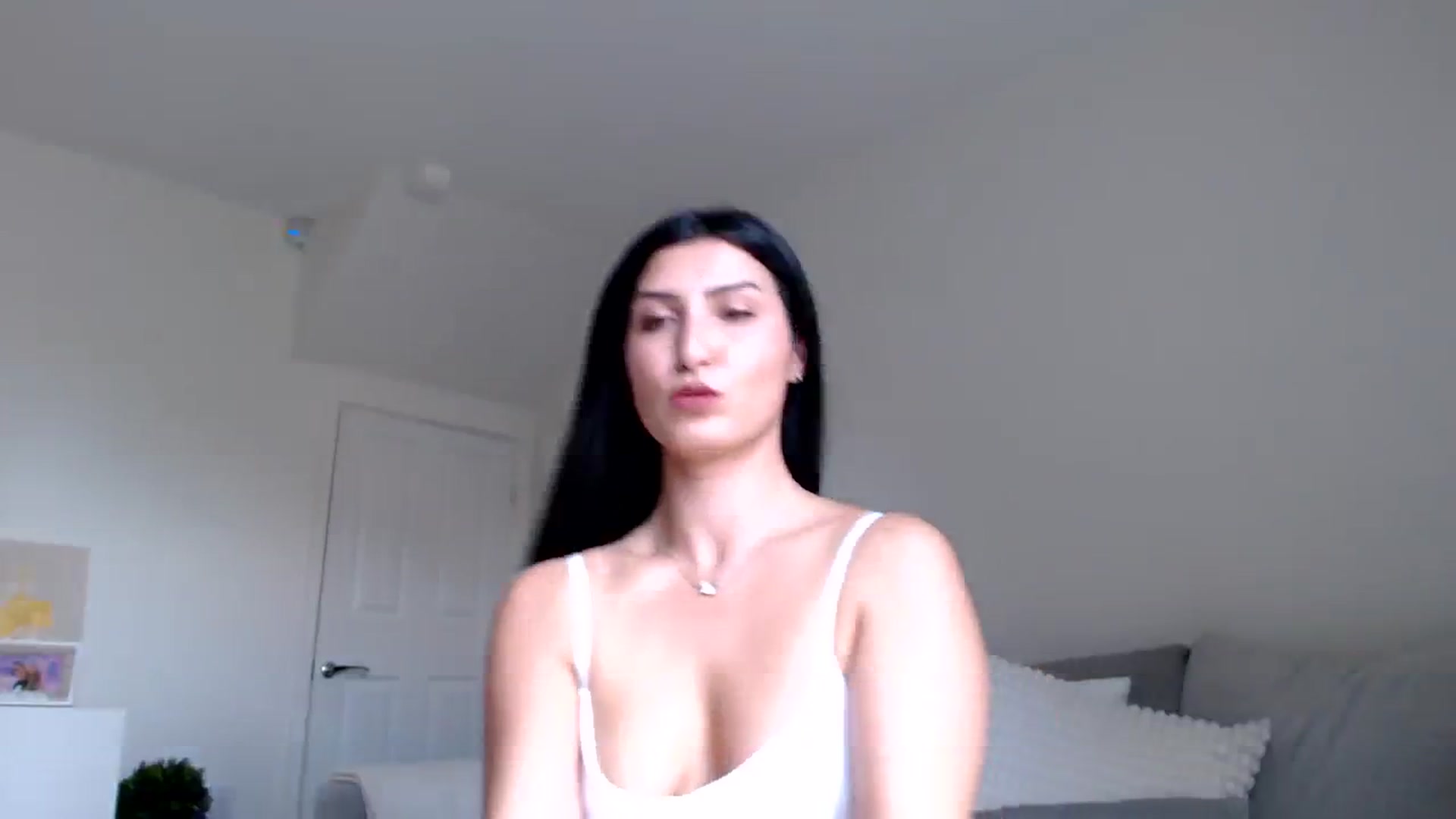 Gallery image thumbnail from LeaIson's myfreecams stream on, 04/15/2024, 11:03 image 5 of 20