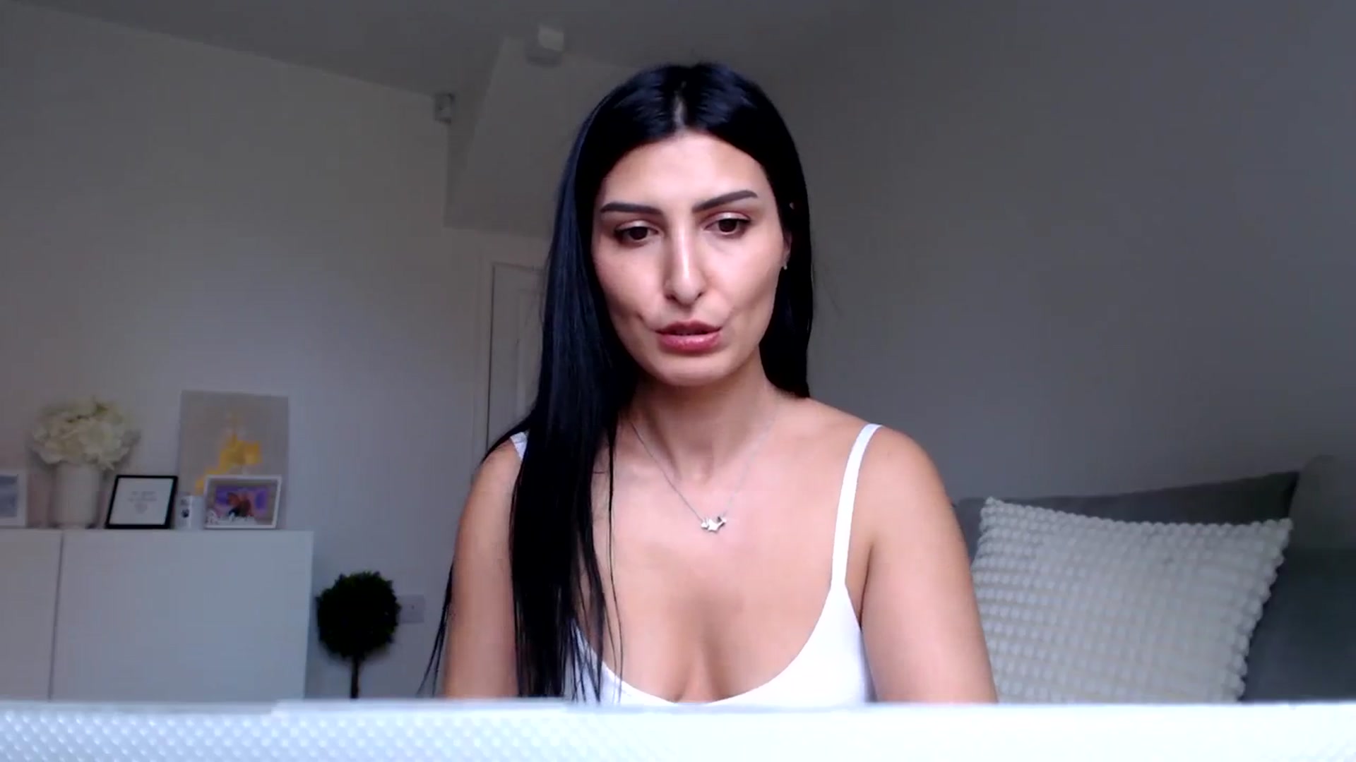Gallery image thumbnail from LeaIson's myfreecams stream on, 04/15/2024, 13:02 image 18 of 20
