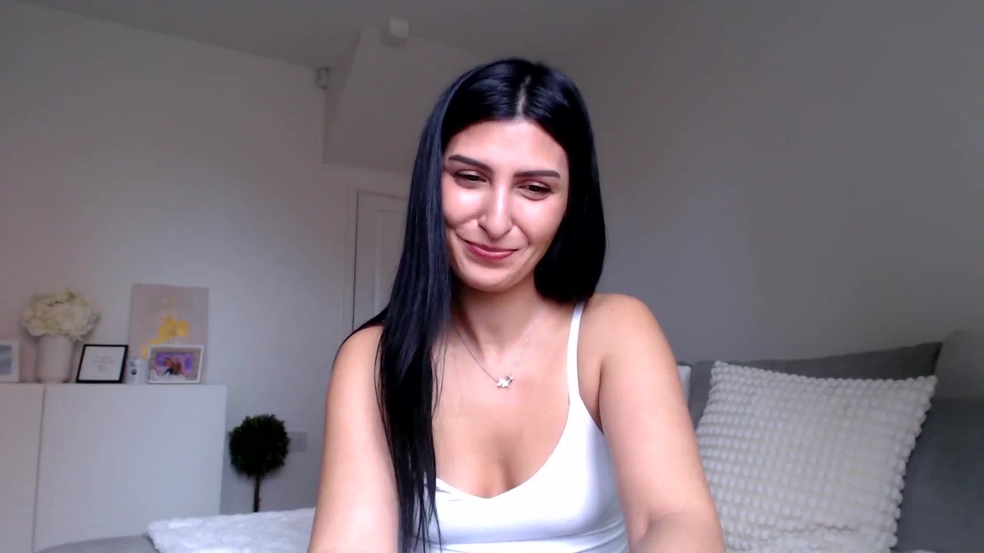 Gallery image thumbnail from LeaIson's myfreecams stream on, 04/15/2024, 13:02 image 19 of 20