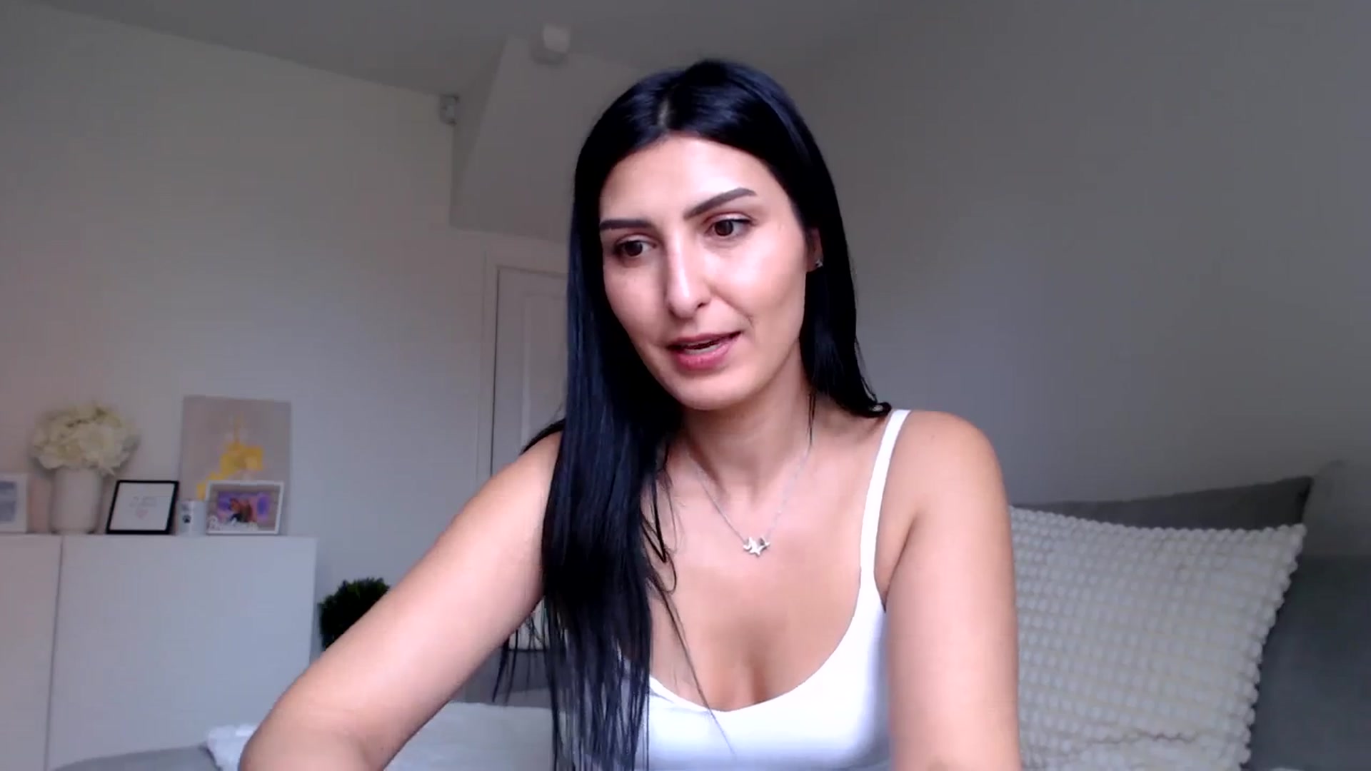 Gallery image thumbnail from LeaIson's myfreecams stream on, 04/15/2024, 13:02 image 20 of 20