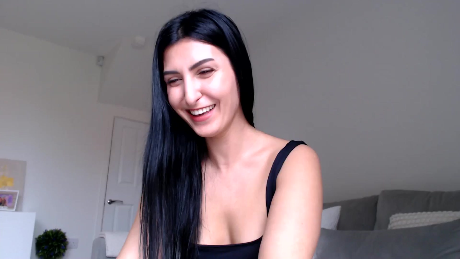 Gallery image thumbnail from LeaIson's myfreecams stream on, 04/18/2024, 11:14 image 4 of 20