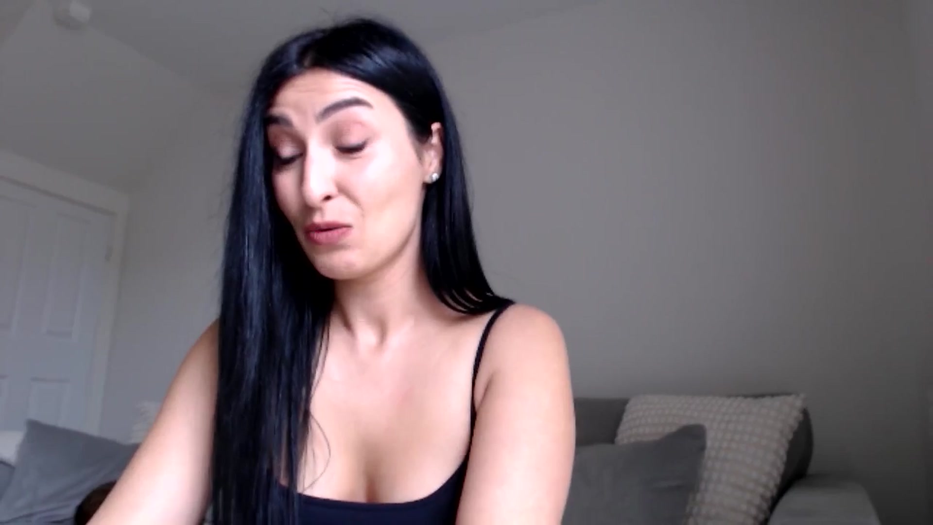Gallery image thumbnail from LeaIson's myfreecams stream on, 05/02/2024, 09:03 image 17 of 20
