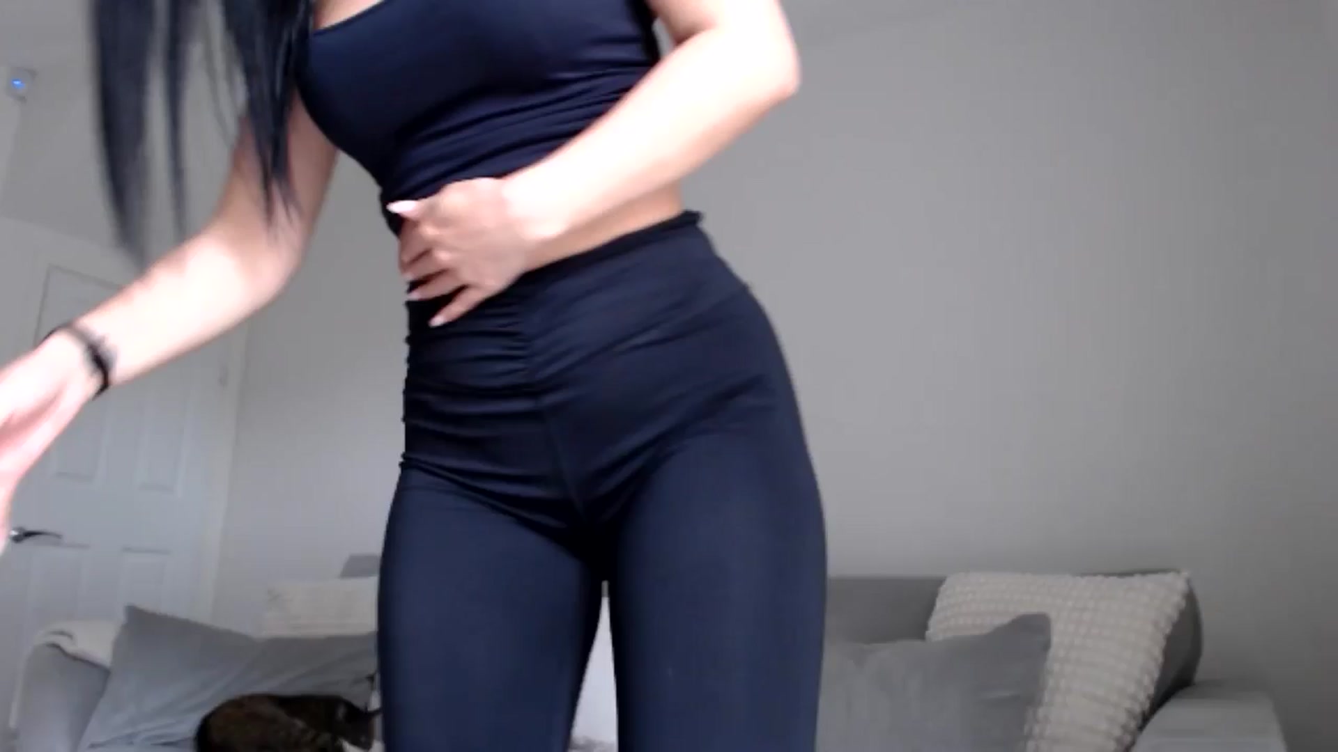 Gallery image thumbnail from LeaIson's myfreecams stream on, 05/02/2024, 09:20 image 8 of 20