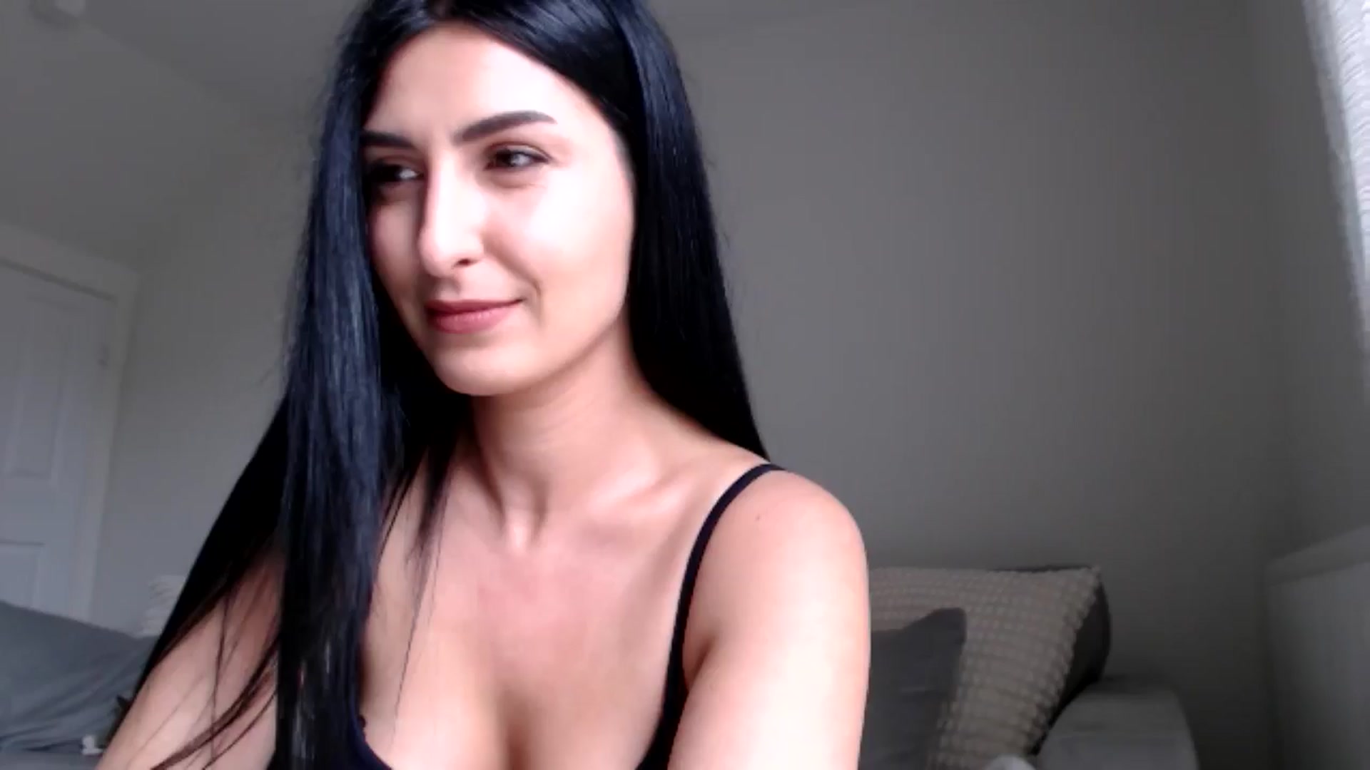 Gallery image thumbnail from LeaIson's myfreecams stream on, 05/02/2024, 09:20 image 17 of 20