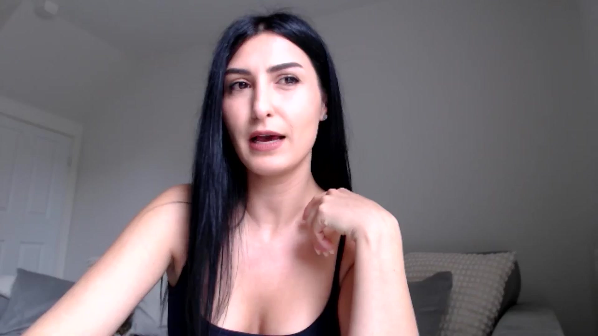 Gallery image thumbnail from LeaIson's myfreecams stream on, 05/02/2024, 09:20 image 4 of 20