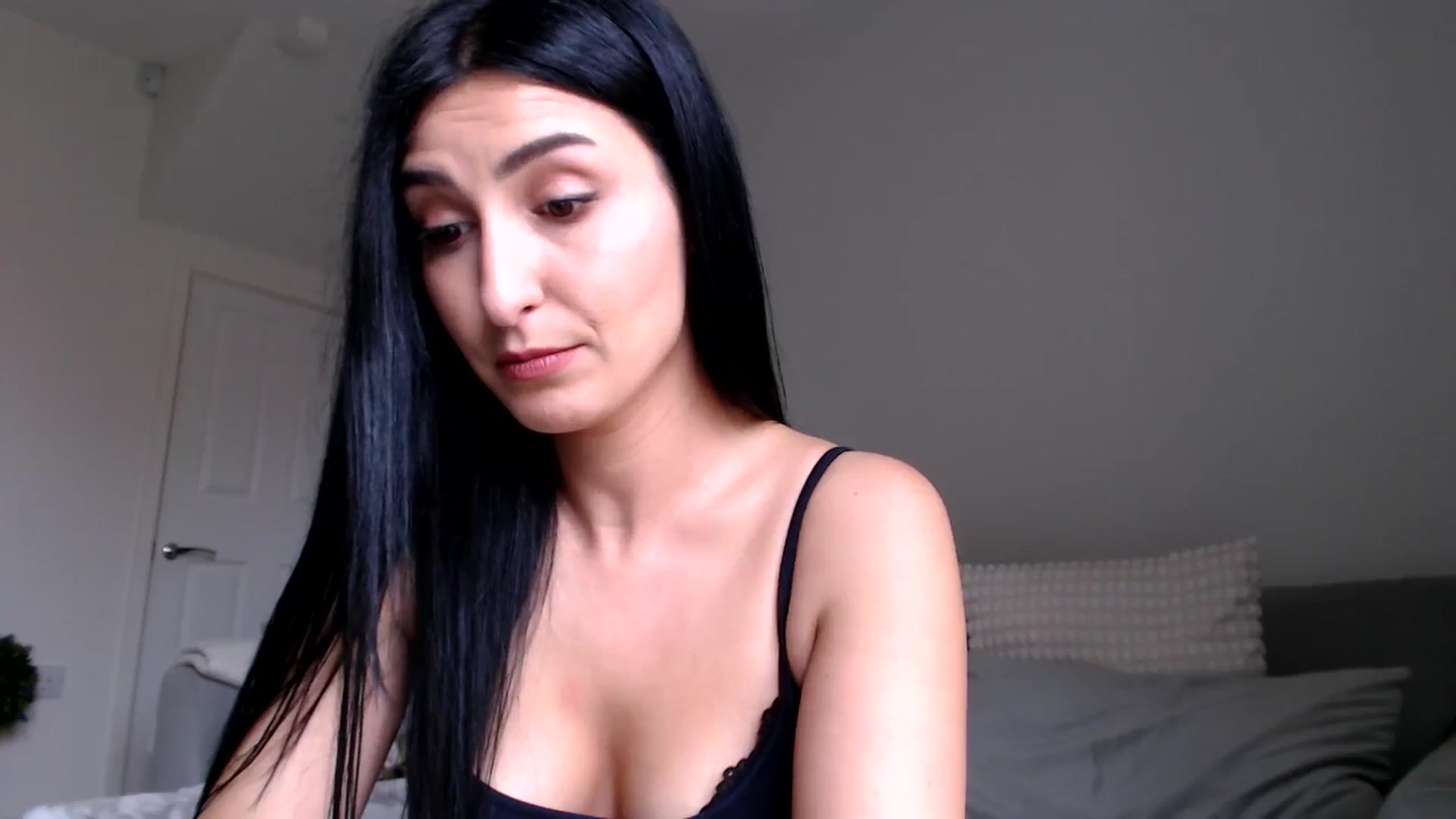 Gallery image thumbnail from LeaIson's myfreecams stream on, 05/02/2024, 11:09 image 14 of 20