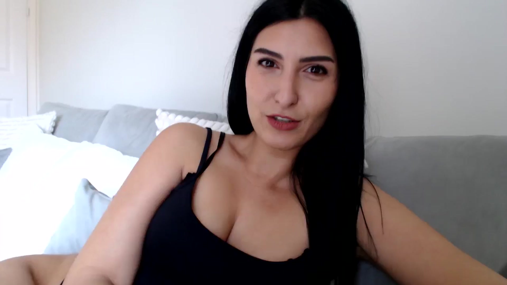 Gallery image thumbnail from LeaIson's myfreecams stream on, 05/02/2024, 11:09 image 8 of 20