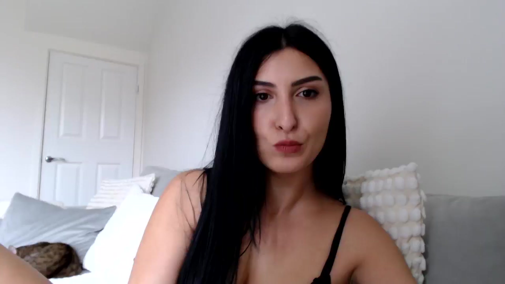 Gallery image thumbnail from LeaIson's myfreecams stream on, 05/02/2024, 11:09 image 2 of 20