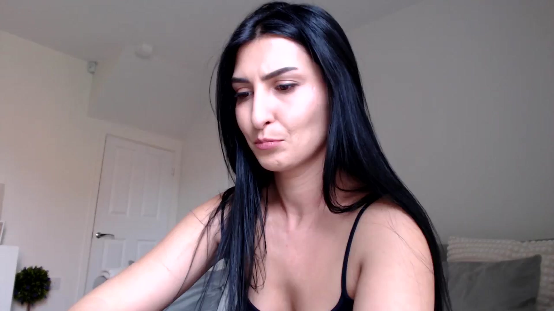 Gallery image thumbnail from LeaIson's myfreecams stream on, 05/02/2024, 13:52 image 19 of 20