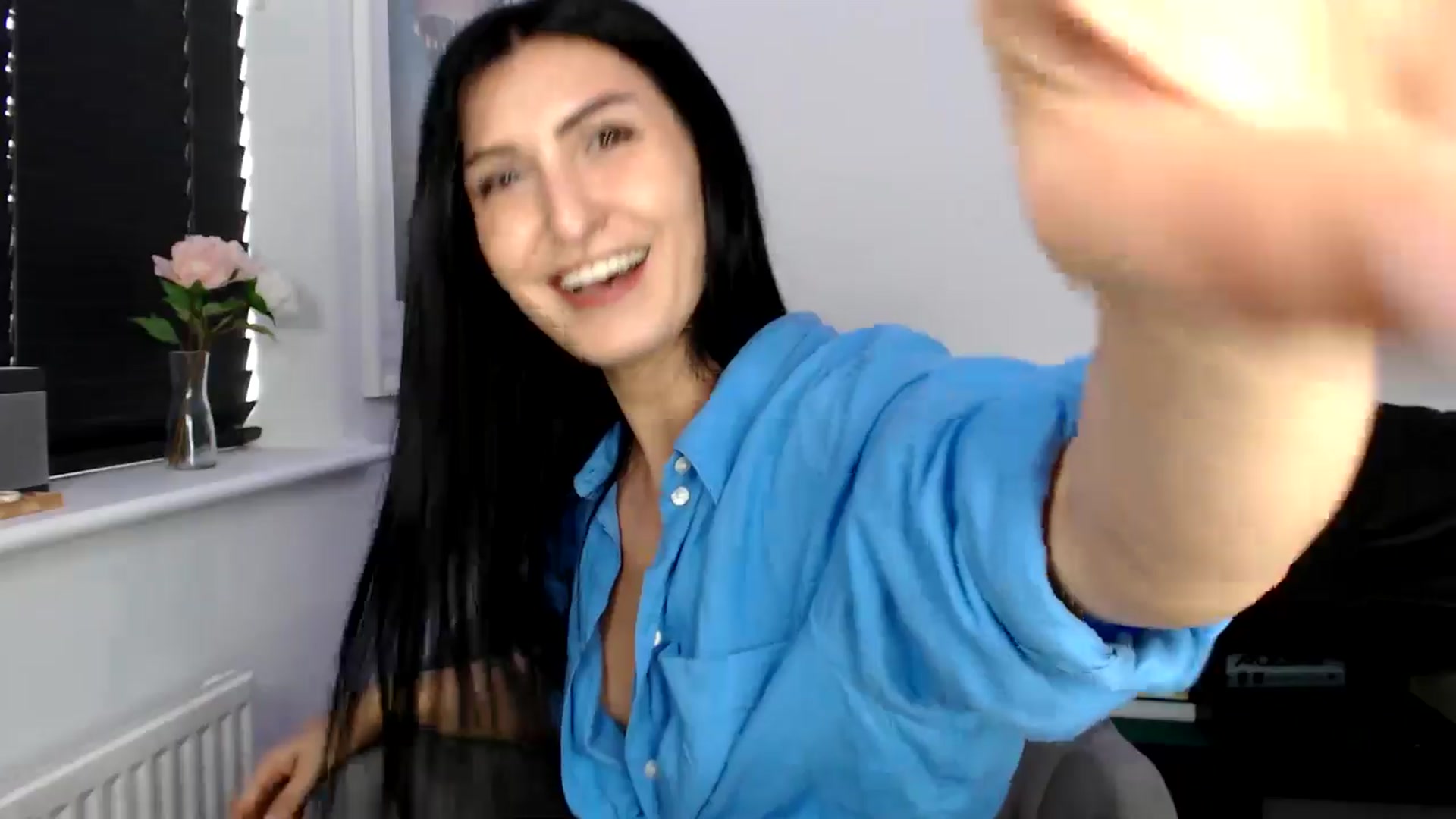 Gallery image thumbnail from LeaIson's myfreecams stream on, 05/03/2024, 10:00 image 9 of 20