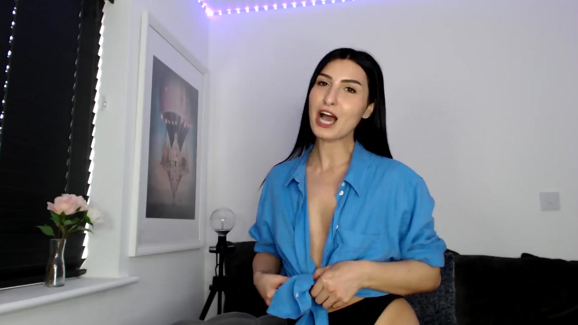 Gallery image thumbnail from LeaIson's myfreecams stream on, 05/03/2024, 10:00 image 4 of 20