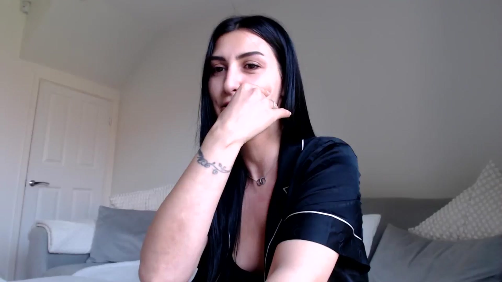 Gallery image thumbnail from LeaIson's myfreecams stream on, 05/08/2024, 10:03 image 16 of 20