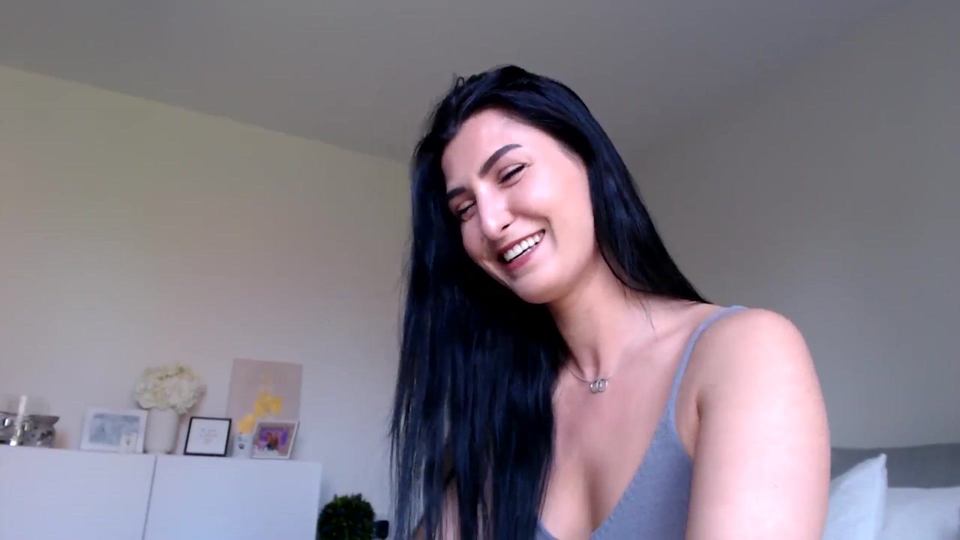 Gallery image thumbnail from LeaIson's myfreecams stream on, 05/13/2024, 09:09 image 12 of 20