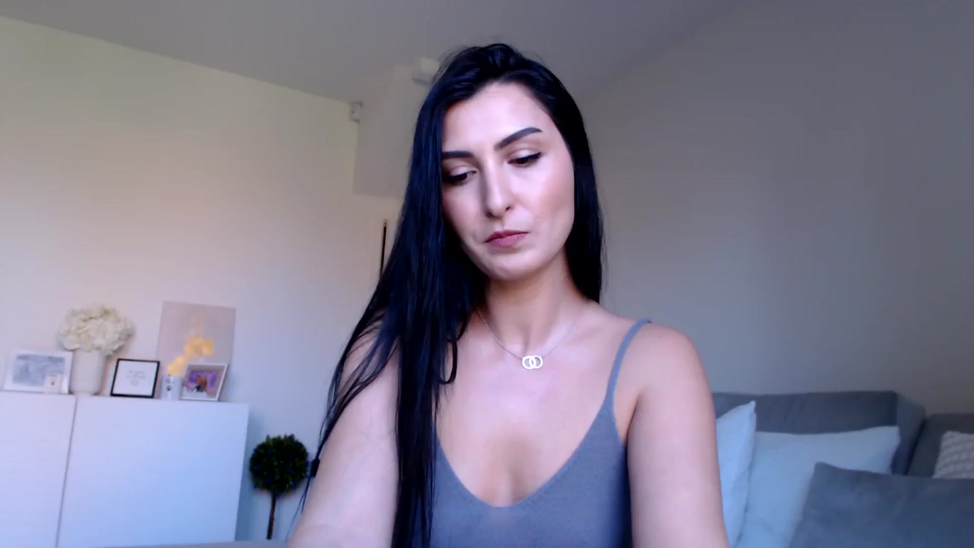 Gallery image thumbnail from LeaIson's myfreecams stream on, 05/13/2024, 10:54 image 17 of 20