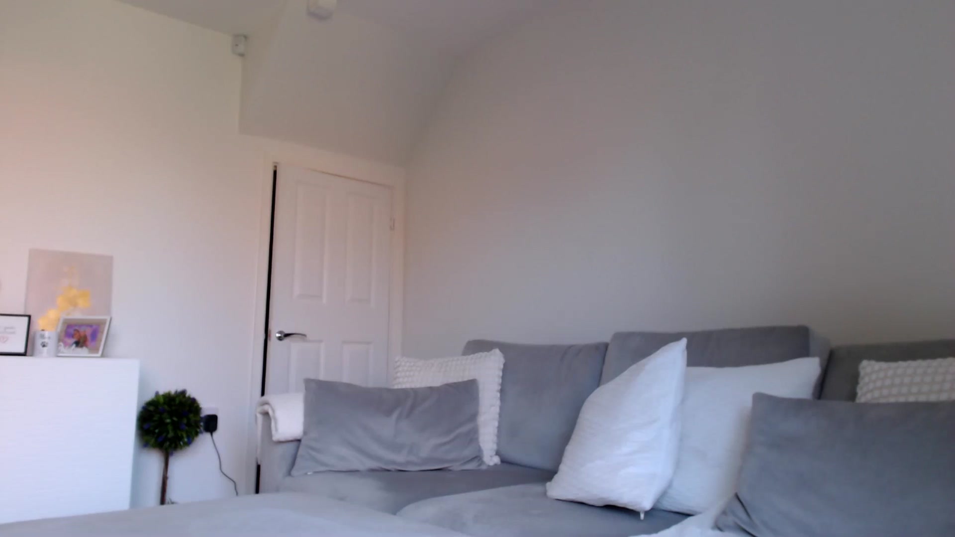 Gallery image thumbnail from LeaIson's myfreecams stream on, 05/13/2024, 11:36 image 10 of 20