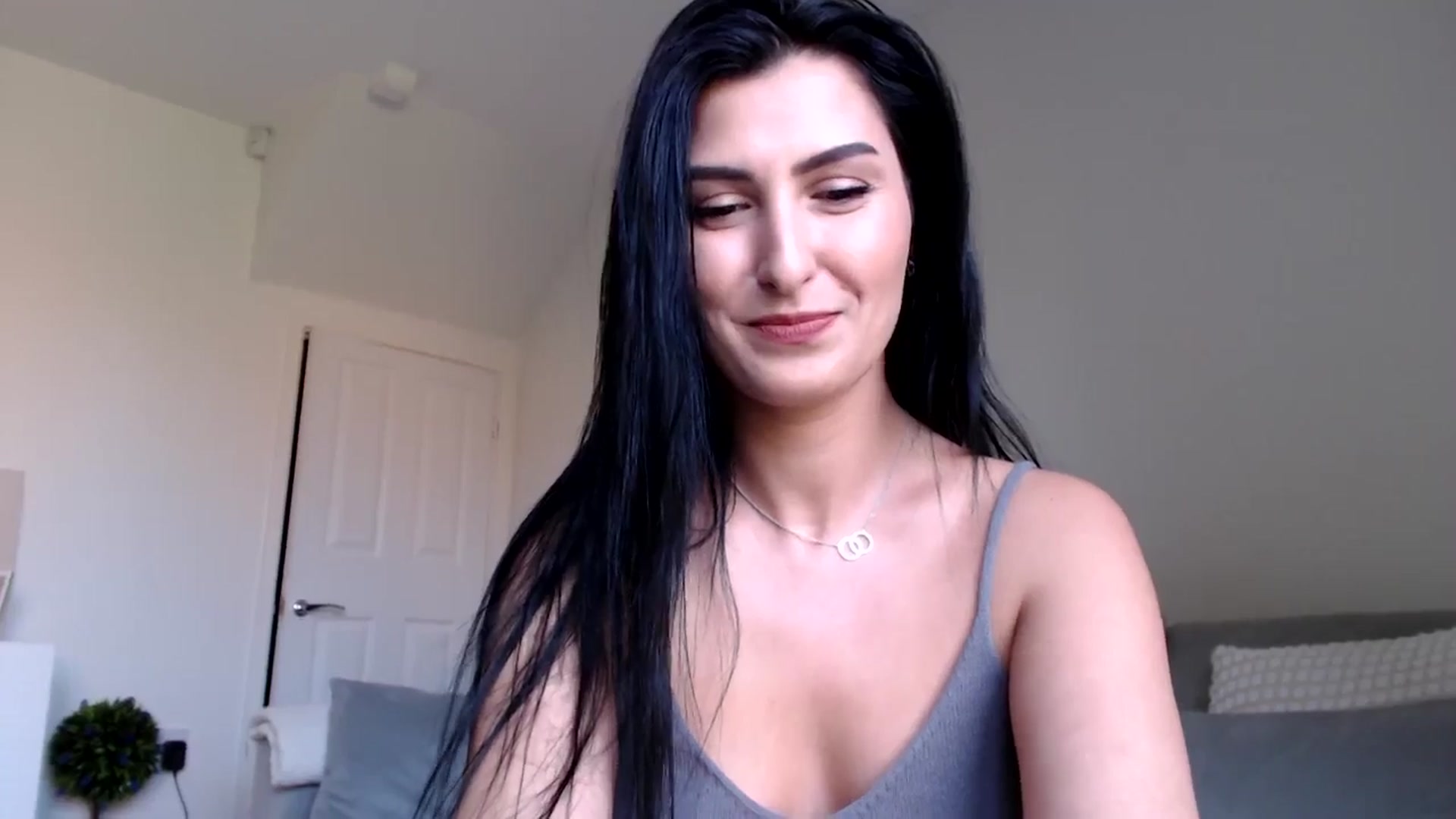 Gallery image thumbnail from LeaIson's myfreecams stream on, 05/13/2024, 11:36 image 11 of 20