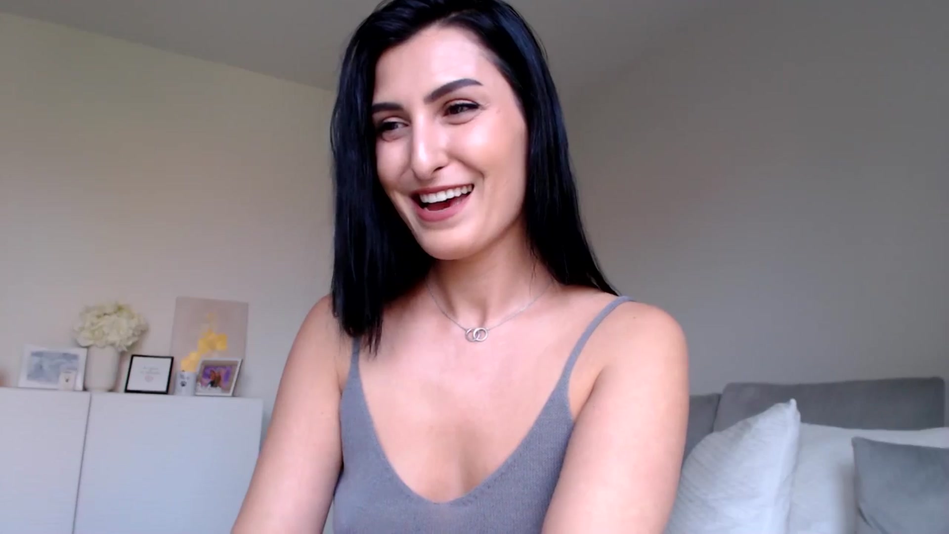 Gallery image thumbnail from LeaIson's myfreecams stream on, 05/13/2024, 12:12 image 10 of 20