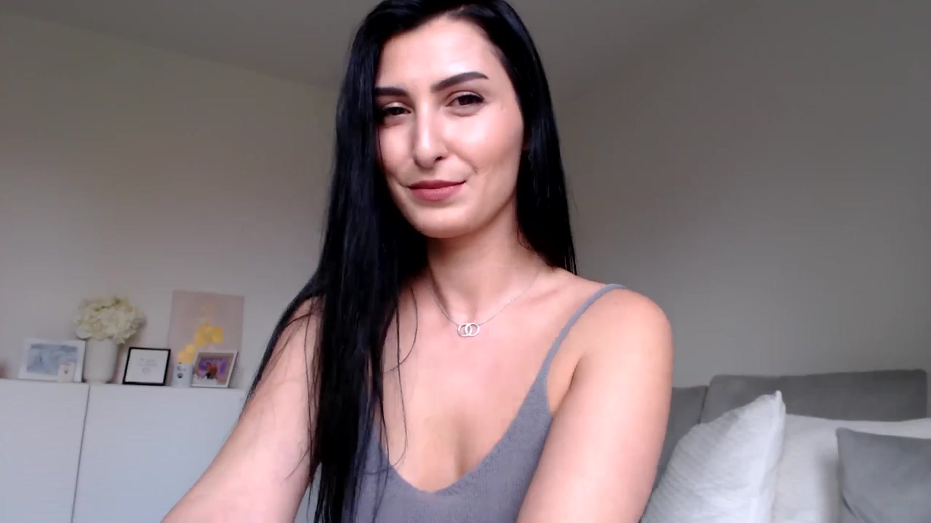 Gallery image thumbnail from LeaIson's myfreecams stream on, 05/13/2024, 12:12 image 12 of 20