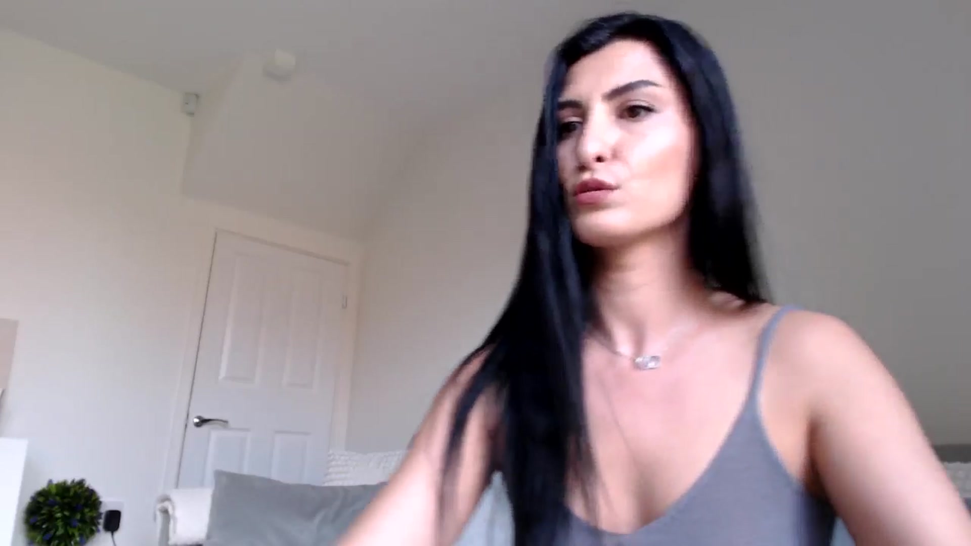Gallery image thumbnail from LeaIson's myfreecams stream on, 05/13/2024, 12:52 image 4 of 20