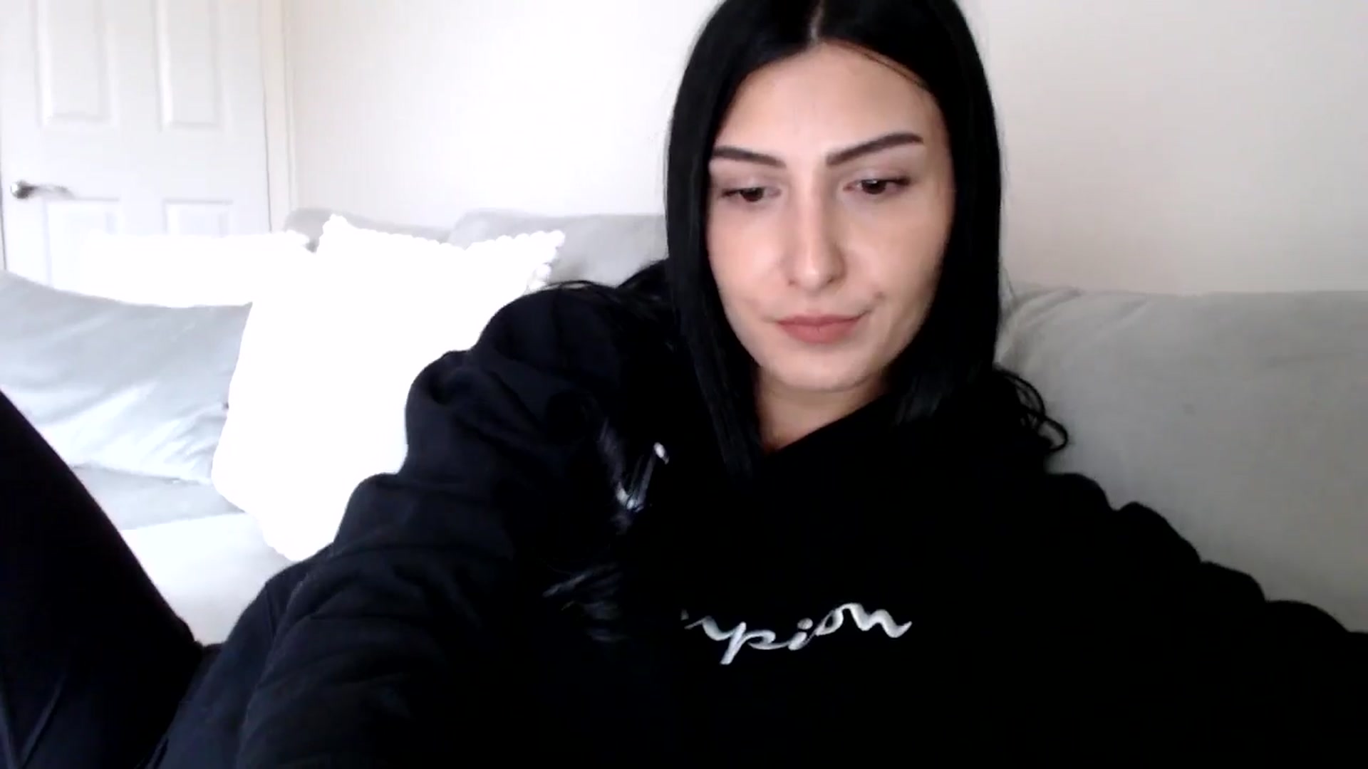 Gallery image thumbnail from LeaIson's myfreecams stream on, 05/16/2024, 12:16 image 8 of 20