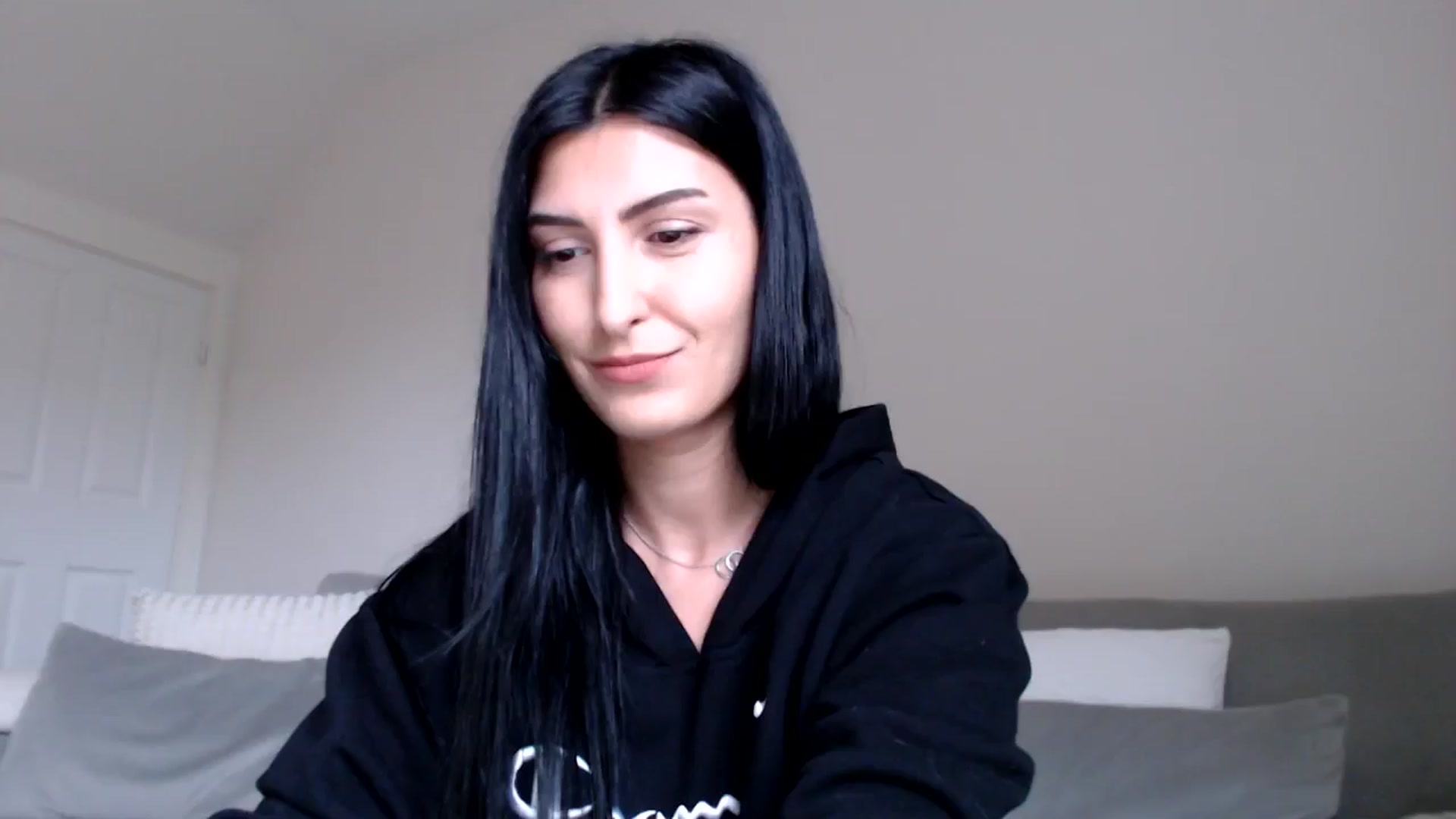 Gallery image thumbnail from LeaIson's myfreecams stream on, 05/16/2024, 12:16 image 18 of 20