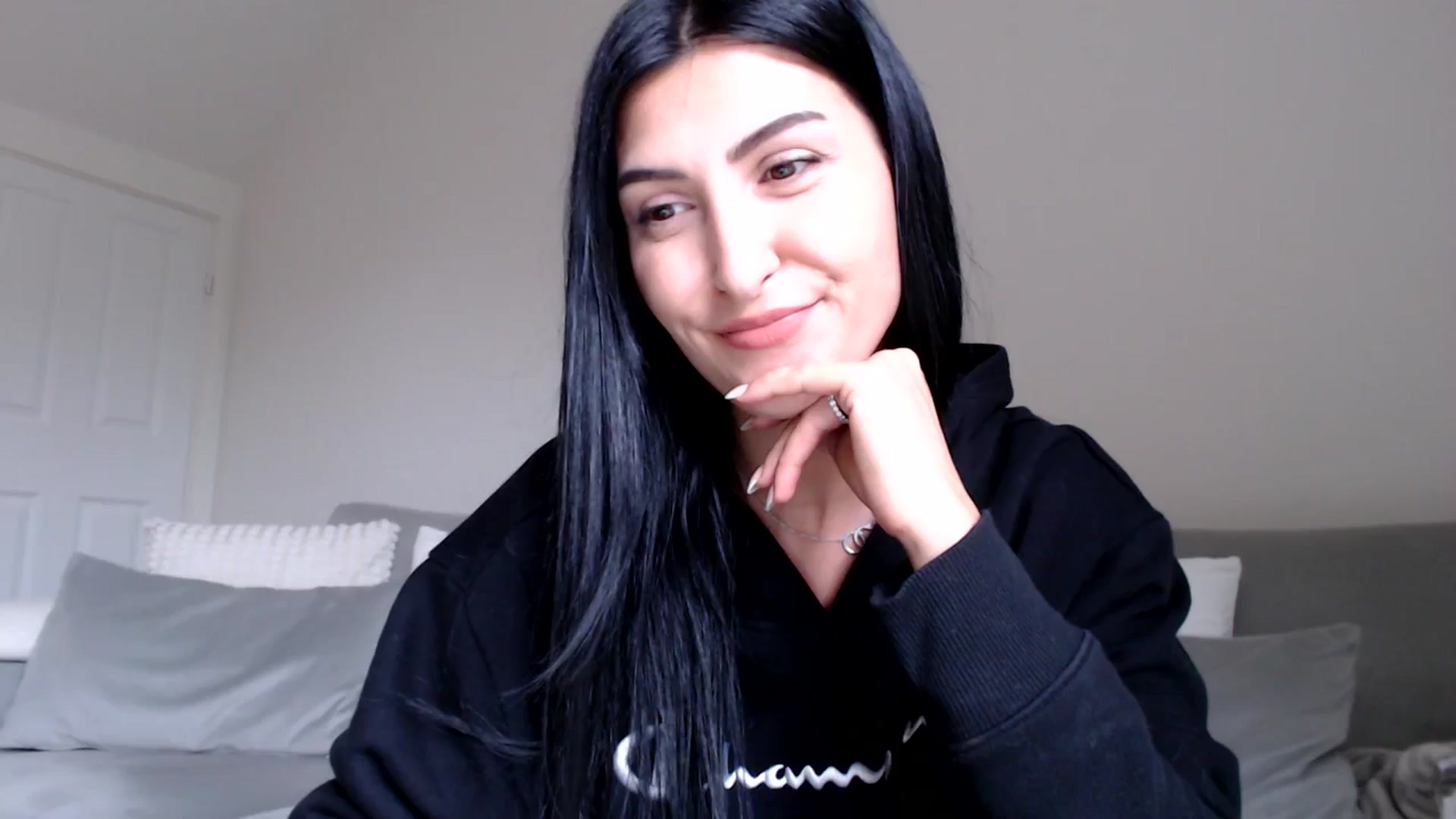 Gallery image thumbnail from LeaIson's myfreecams stream on, 05/16/2024, 12:16 image 17 of 20