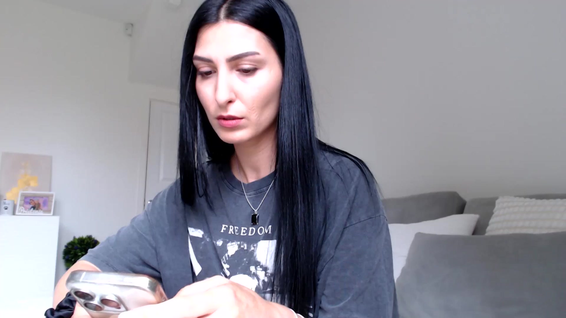 Gallery image thumbnail from LeaIson's myfreecams stream on, 05/24/2024, 09:10 image 5 of 20