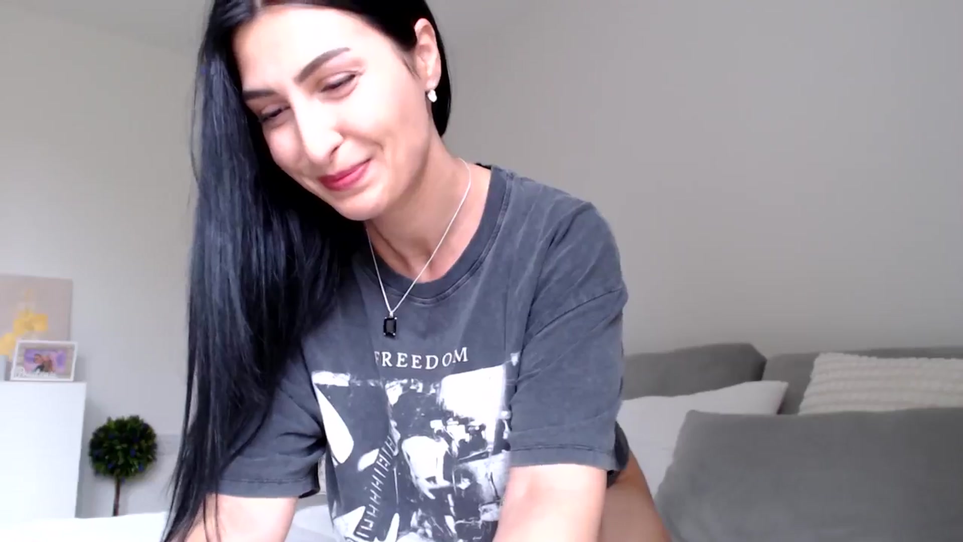 Gallery image thumbnail from LeaIson's myfreecams stream on, 05/24/2024, 09:10 image 10 of 20