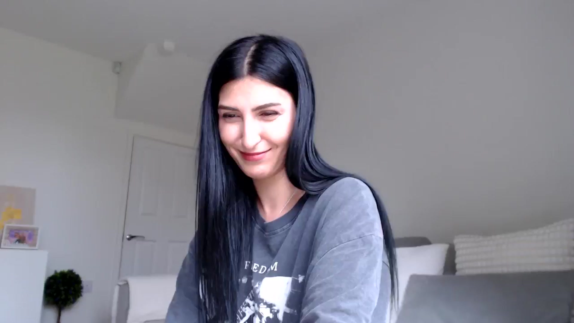 Gallery image thumbnail from LeaIson's myfreecams stream on, 05/24/2024, 11:03 image 14 of 20