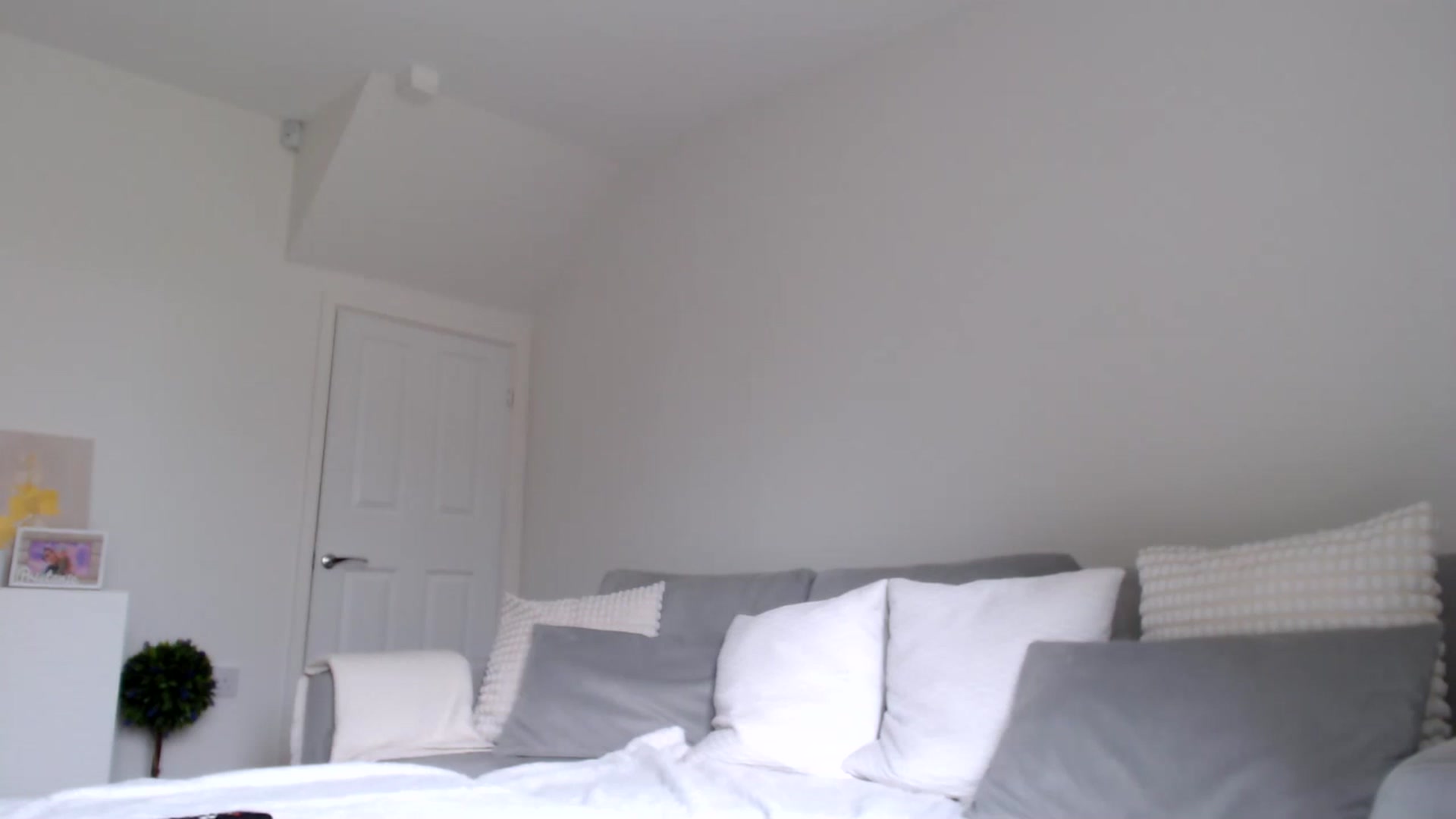 Gallery image thumbnail from LeaIson's myfreecams stream on, 05/24/2024, 11:03 image 10 of 20