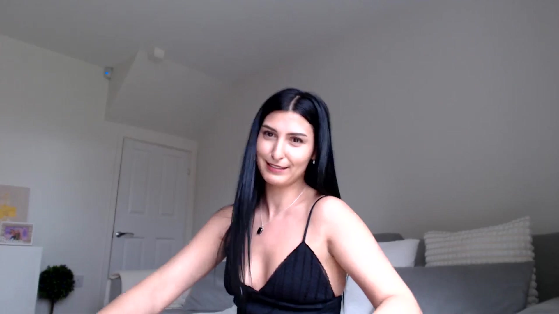Gallery image thumbnail from LeaIson's myfreecams stream on, 05/24/2024, 11:03 image 6 of 20