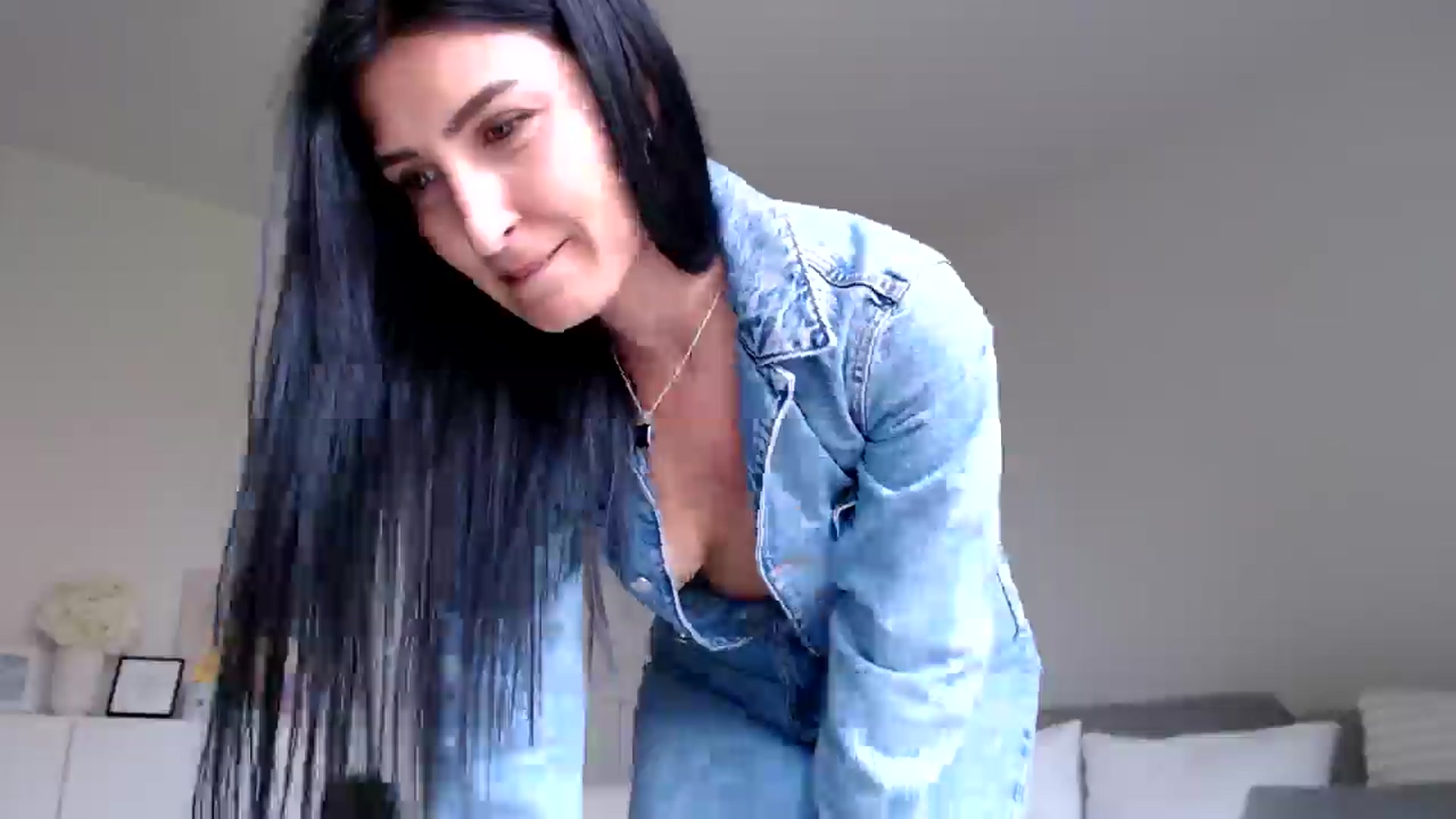 Gallery image thumbnail from LeaIson's myfreecams stream on, 05/24/2024, 12:03 image 17 of 20
