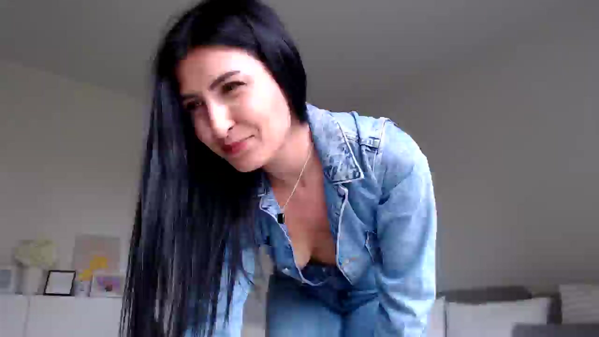 Gallery image thumbnail from LeaIson's myfreecams stream on, 05/24/2024, 12:03 image 15 of 20