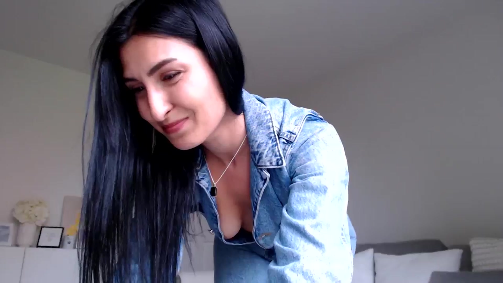 Gallery image thumbnail from LeaIson's myfreecams stream on, 05/24/2024, 12:03 image 16 of 20