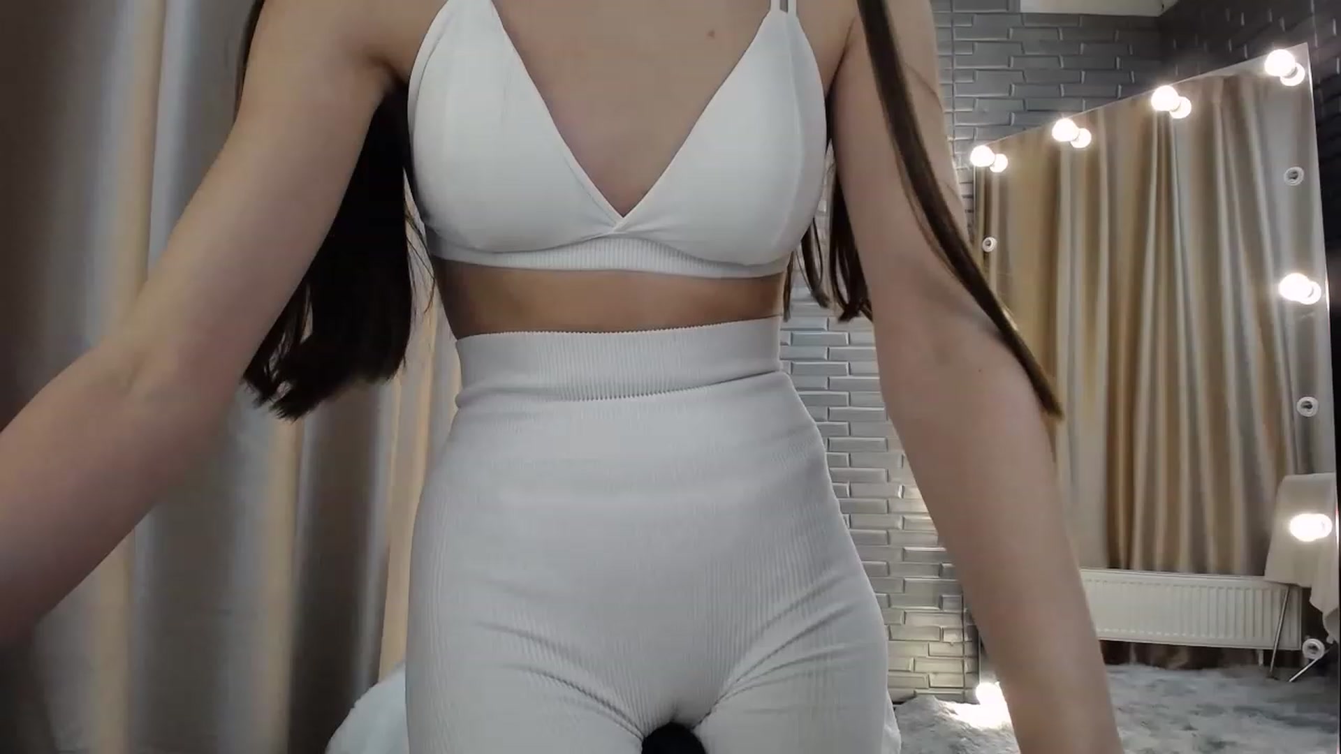 Gallery image thumbnail from Lea_Lexis's myfreecams stream on, 11/14/2022, 14:00 image 1 of 20