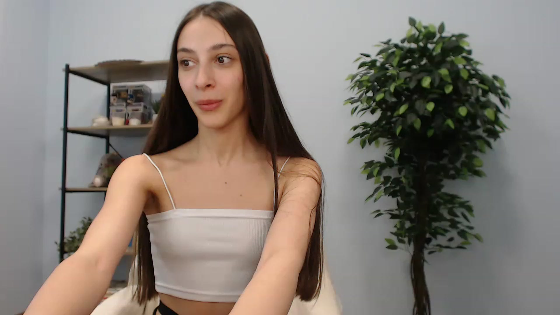 Gallery image thumbnail from Lea_Lexis's myfreecams stream on, 11/18/2022, 14:20 image 18 of 20