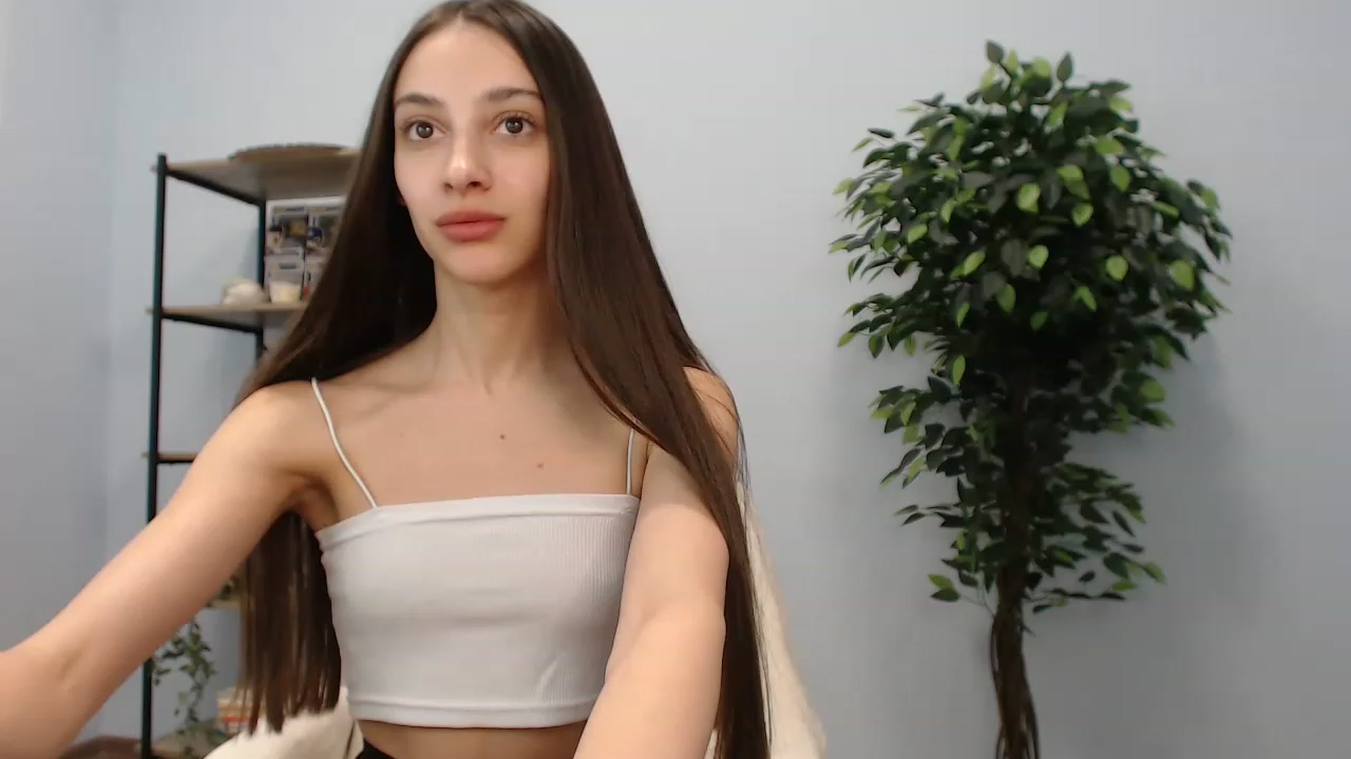 Gallery image thumbnail from Lea_Lexis's myfreecams stream on, 11/18/2022, 14:20 image 19 of 20