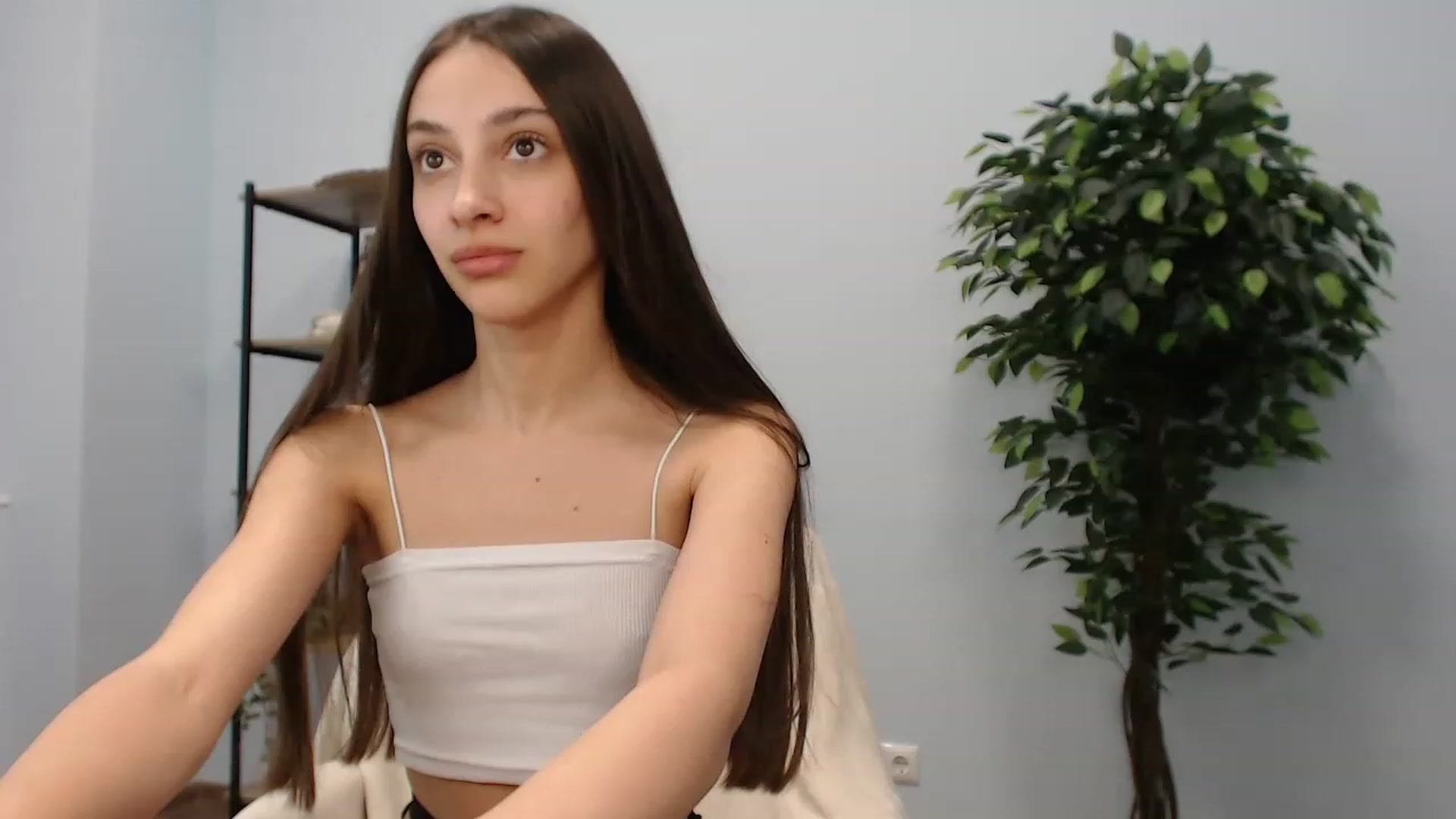 Gallery image thumbnail from Lea_Lexis's myfreecams stream on, 11/18/2022, 14:20 image 11 of 20